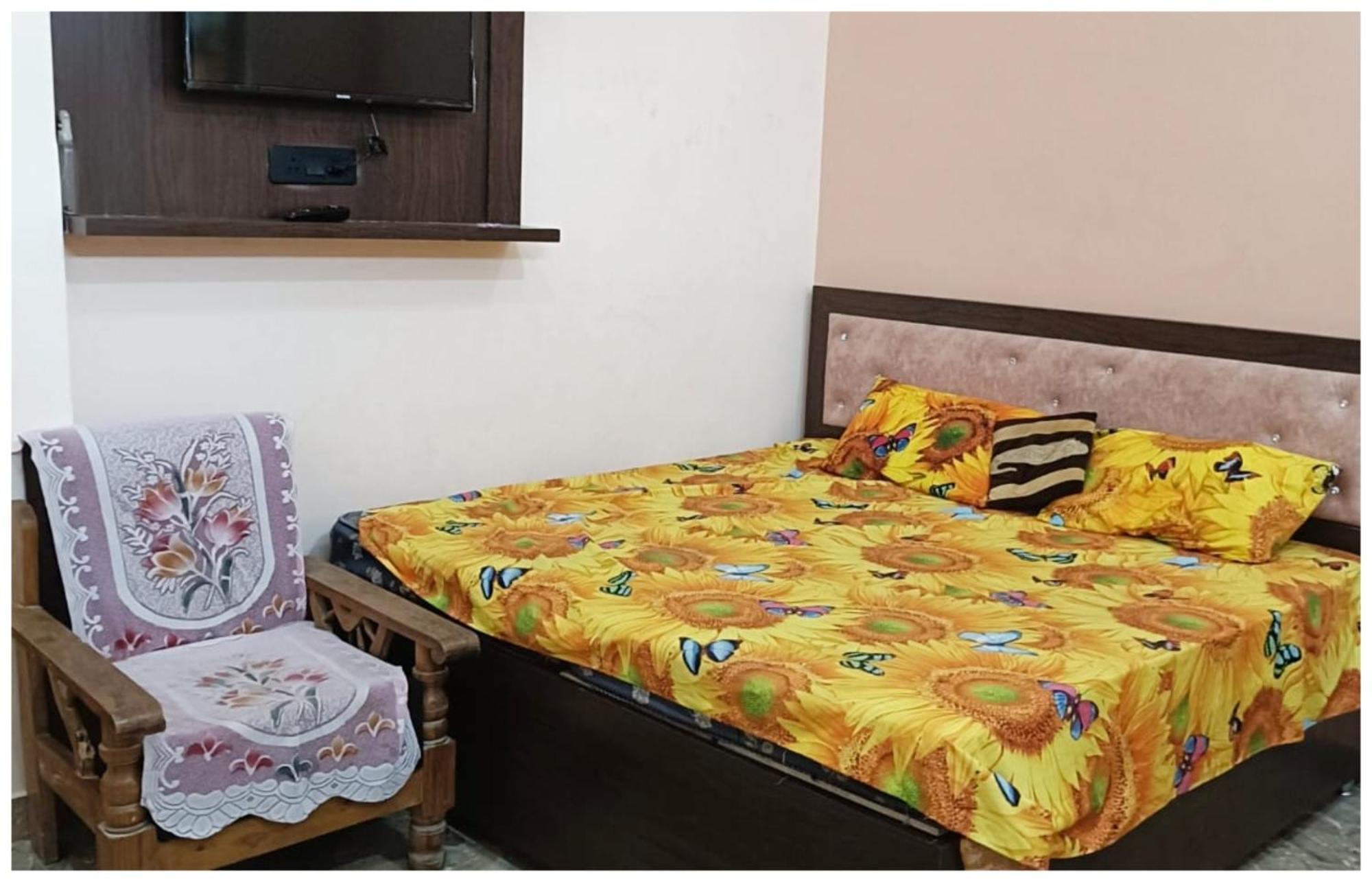 Hotel Aparna Grand Near Ram Janam Bhoomi And Temple - Fully Air Conditioned - Free Wifi Available - Best Budget Hotel In Ayodhya Eksteriør bilde