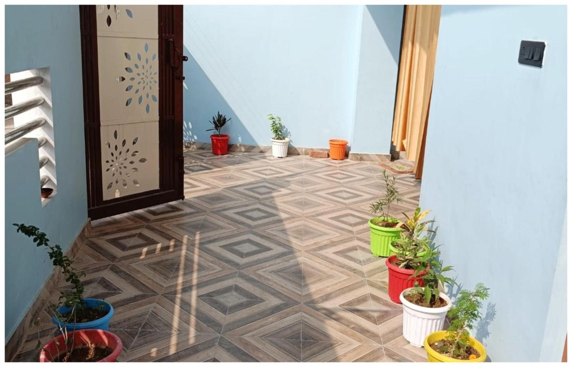 Hotel Aparna Grand Near Ram Janam Bhoomi And Temple - Fully Air Conditioned - Free Wifi Available - Best Budget Hotel In Ayodhya Eksteriør bilde