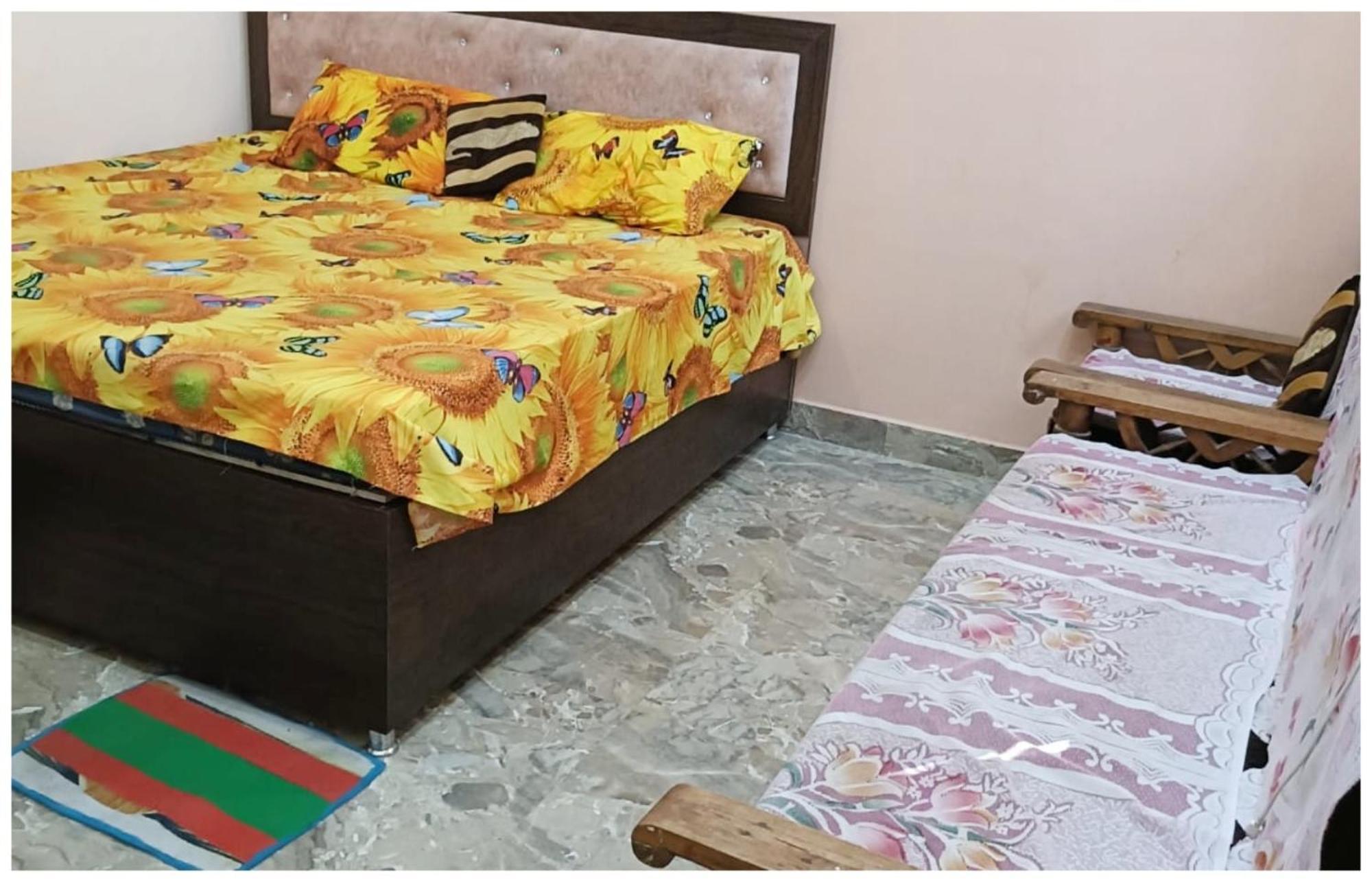 Hotel Aparna Grand Near Ram Janam Bhoomi And Temple - Fully Air Conditioned - Free Wifi Available - Best Budget Hotel In Ayodhya Eksteriør bilde